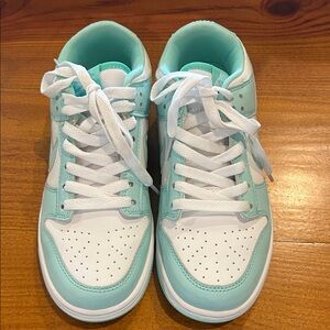 Nike Low-Top Sneakers in Mint Green and White